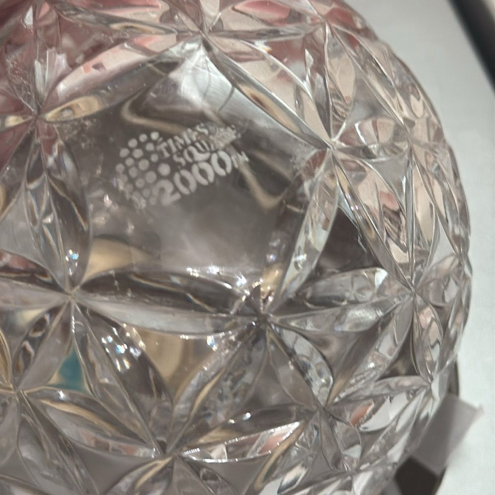Waterford Clear Crystal Times Square 2000 Star of Hope Ball Ornament - Picture 4 of 9